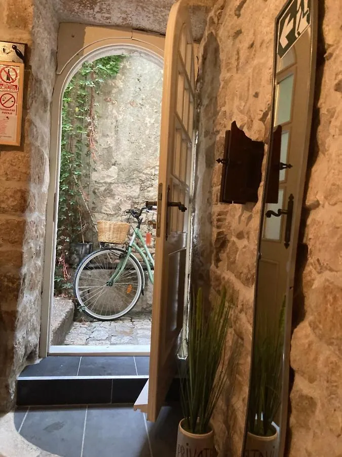 Apartment Dragazzo Studio Trogir Croatia