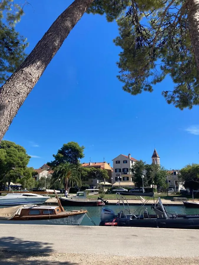 Dragazzo Studio Trogir 0*,
