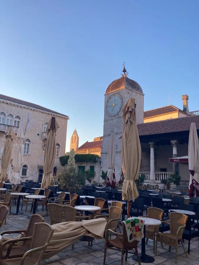 Dragazzo Studio Trogir Croatia