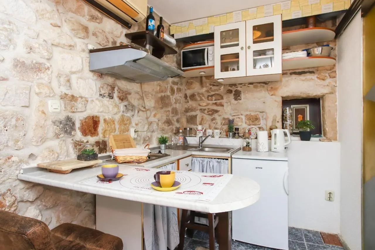 Dragazzo Studio Trogir